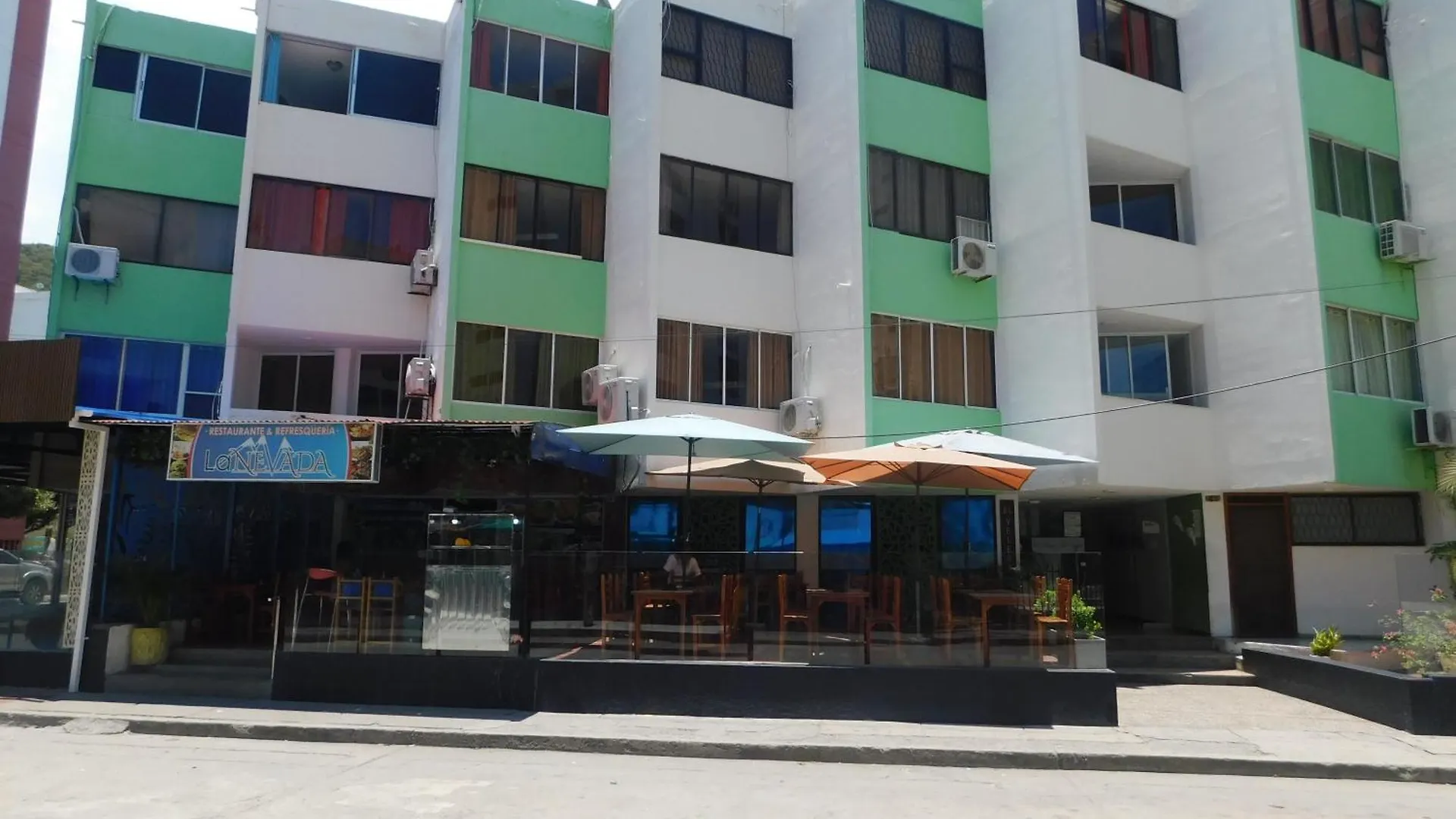 El Velero Apartamentos By Danp location